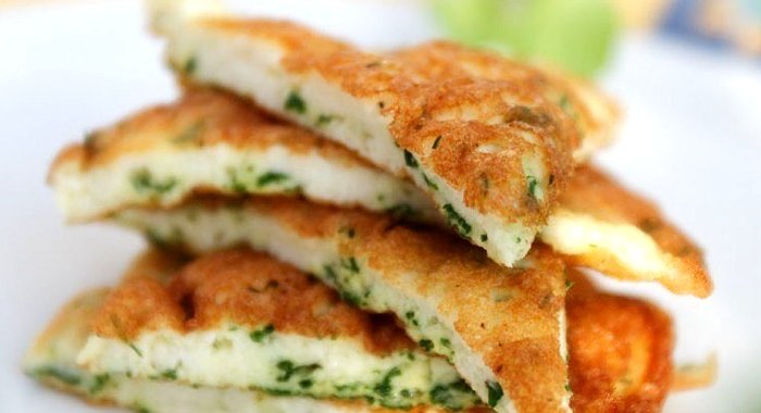 Омлет с зеленью и мускатным орехом