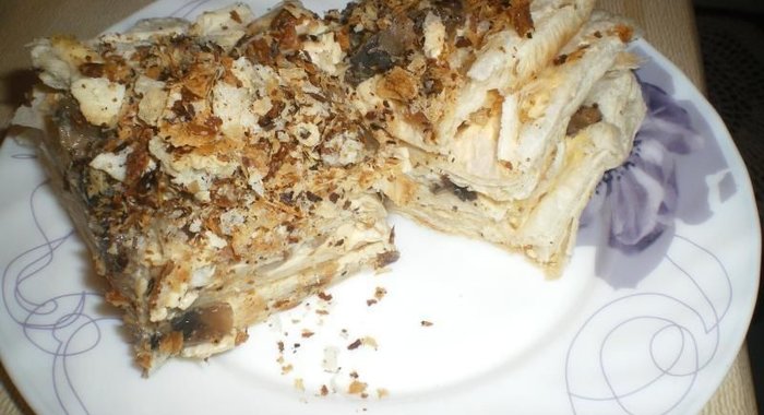 Закусочный торт наполеон с шампиньонами