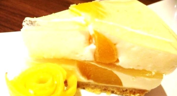 Торт йогуртовый с фруктами