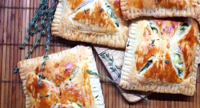 Мини-пироги с сырно-творожной начинкой