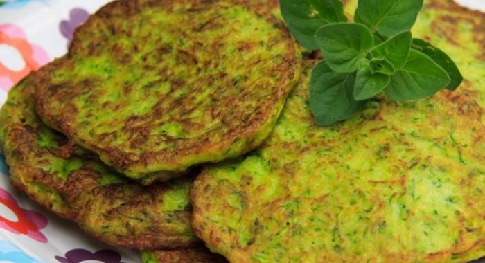 Oладьи из кабачков с фаршем