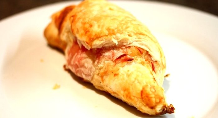 Круассаны с ветчиной