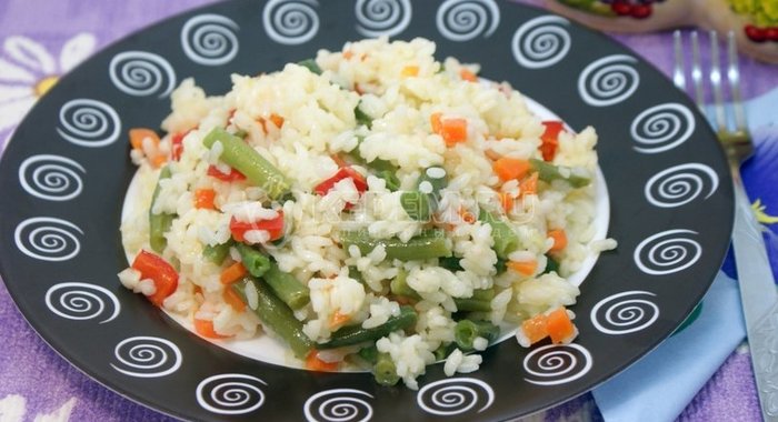 Тортеллини с песто и сушеными помидорами