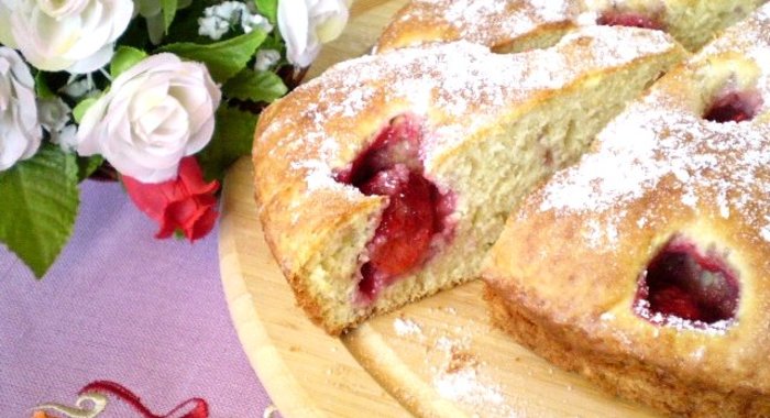 Клубничный пирог на кефире