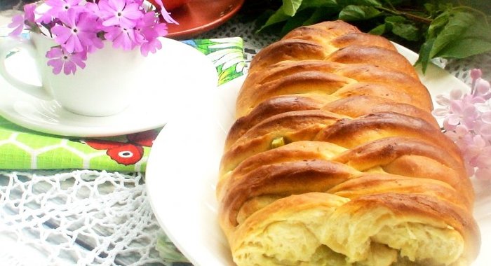 Весенний пирог с ревенем и белым шоколадом