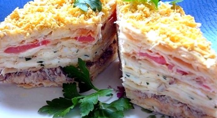 Закусочный пирог с консервой