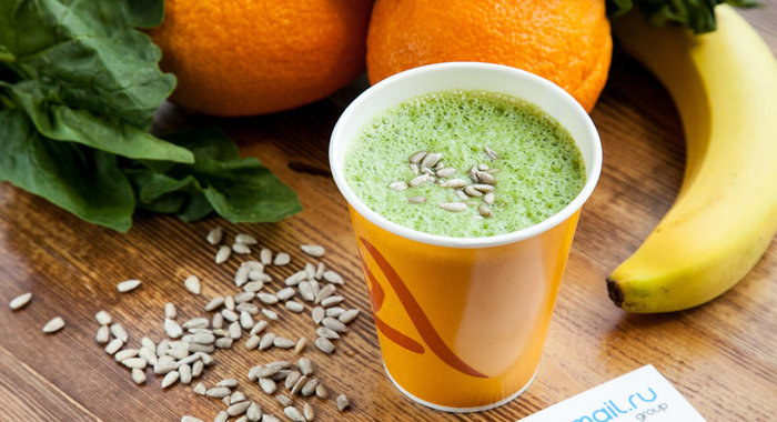 Салат с авокадо и креветками