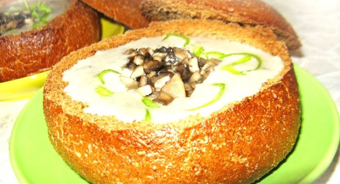 Литовский грибной суп в хлебе