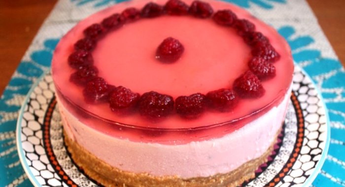 Торт из овсяного печенья без выпечки