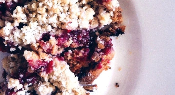 Крамболь с брусникой