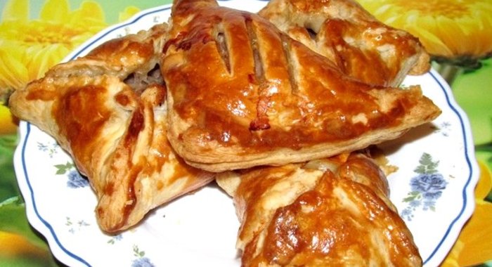 Слойки с фаршем