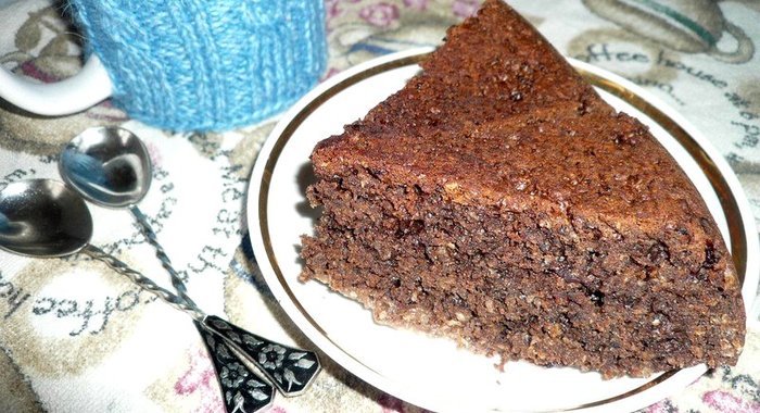 Овсяный пирог с вишневым вареньем