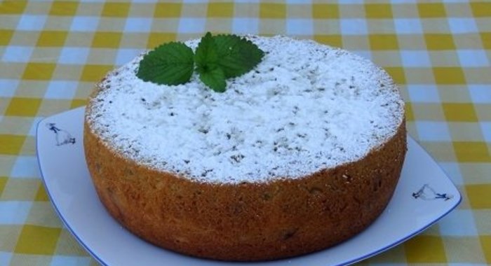 Пирог кокосовый со сливами в мультиварке