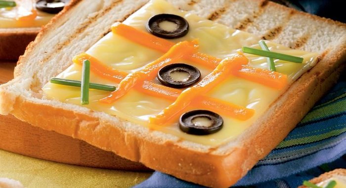 Тост «крестики-нолики»