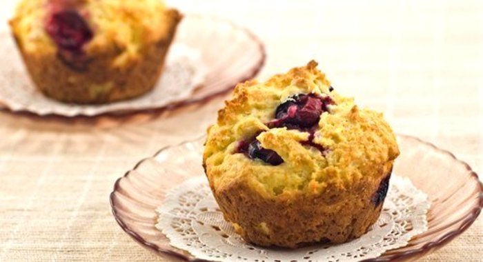Маффины с пахтой и ягодами
