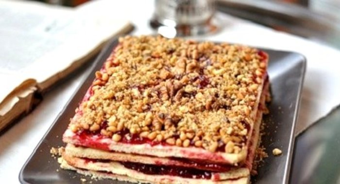 Песочный торт с вареньем