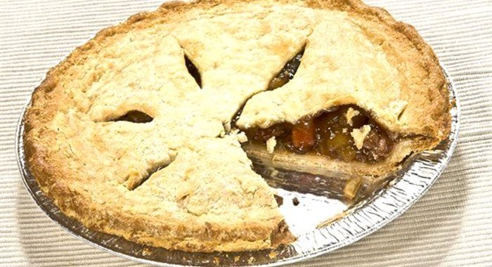 Мясной пирог с каперсами