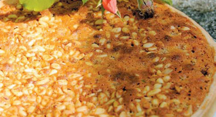 Пирог с орешками пинии (по рецепту Ники Белоцерковской)