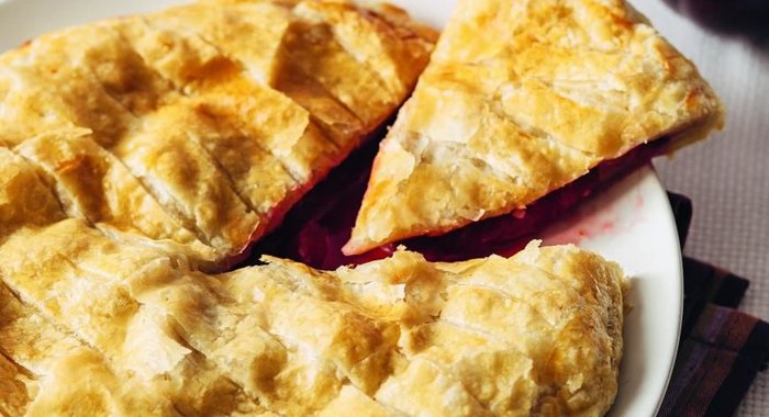 Быстрый пирог со сливами