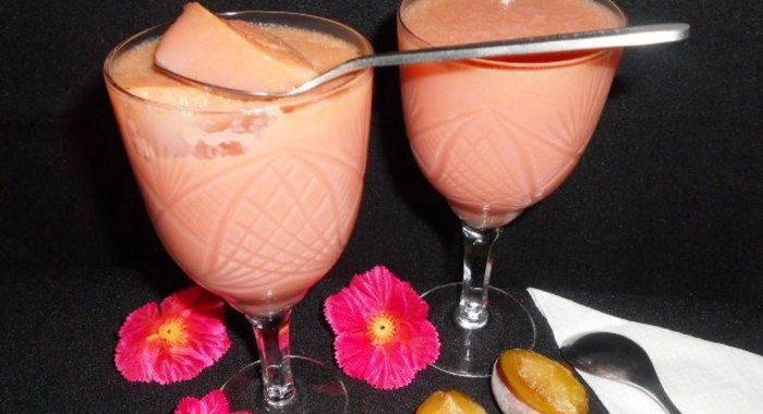 Суфле из слив со сгущенным молоком