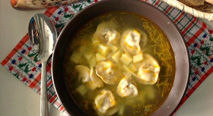 Суп с домашними пельменями