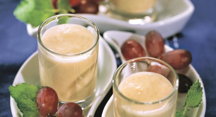 Ахо бланко, испанский миндальный суп