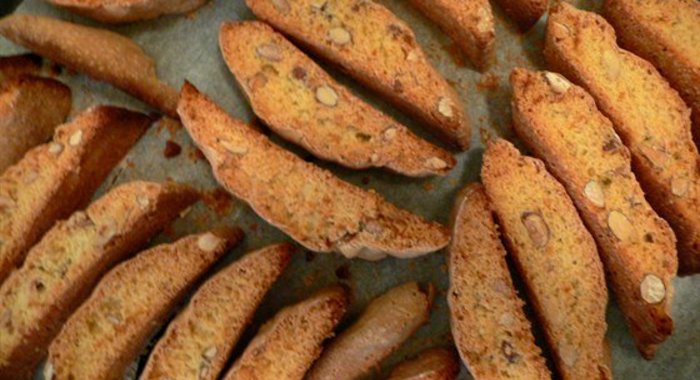 Бискотти с миндалем и сухофруктами