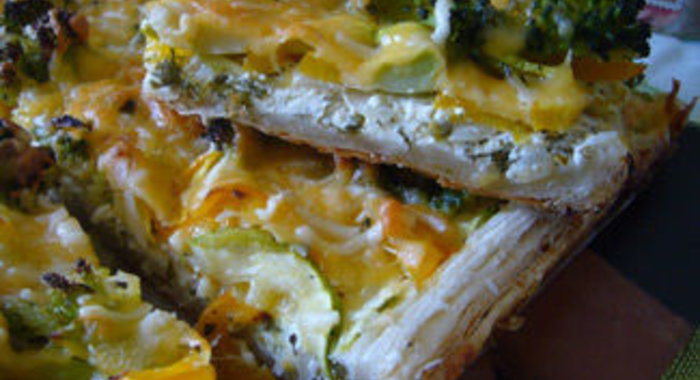 Овощной пирог с начинкой из трёх сыров