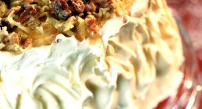 Картофельный торт со сметанным кремом и миндалем