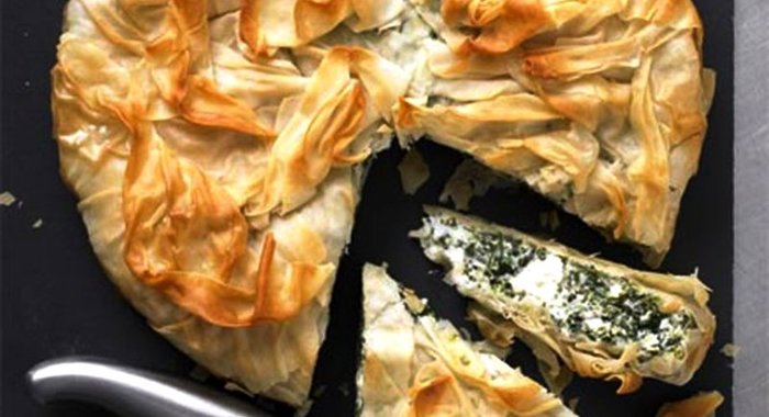 Пирог с яйцом и шпинатом