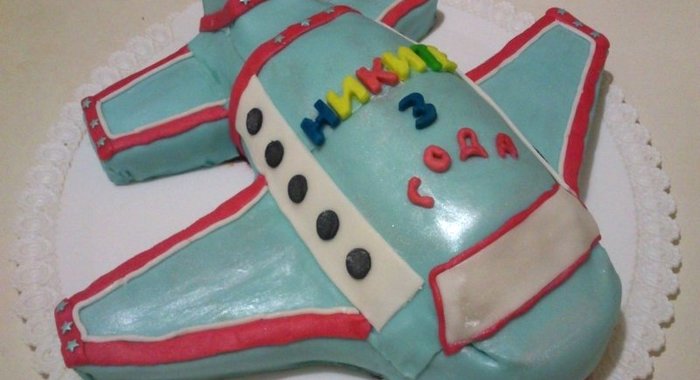 Торт в виде самолета