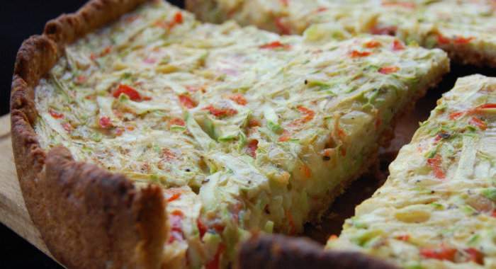 Киш с кабачком и перцем