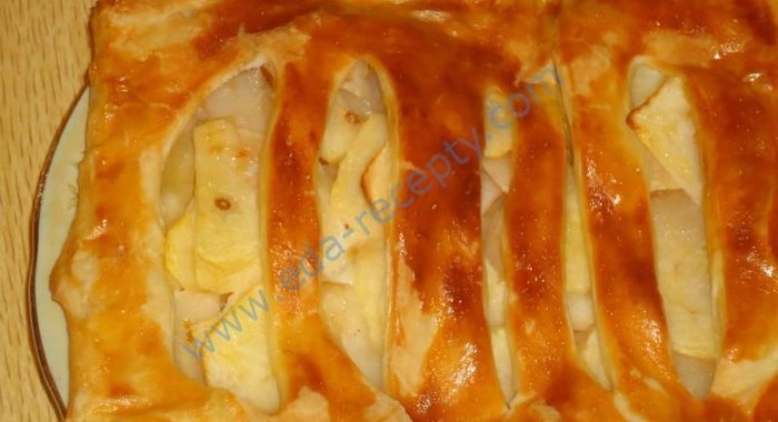 Яблочный пирог из слоеного теста