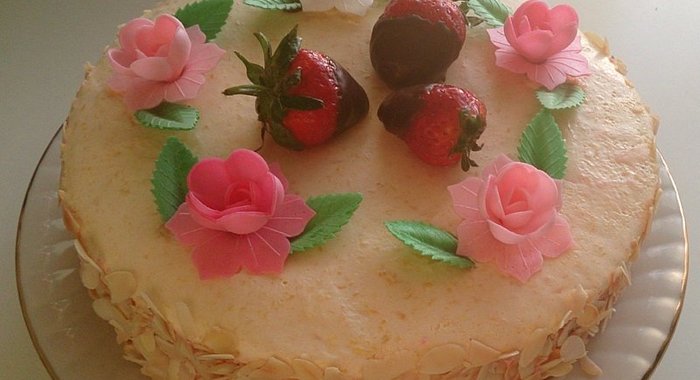Бисквитный торт с творожно-фруктовым кремом