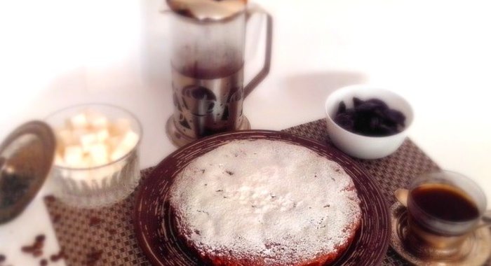 Кофейный пирог с черносливом