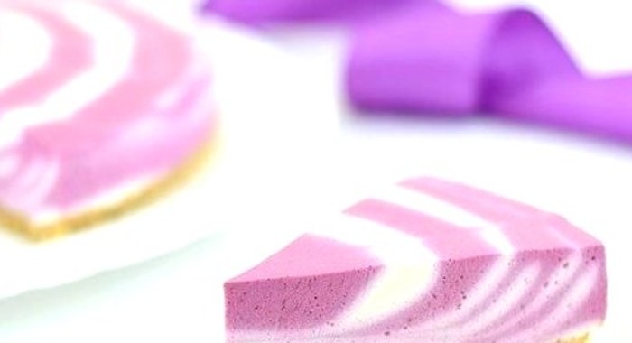 Двухцветный творожный торт (без выпечки)