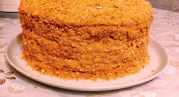 Медовый торт с кремом из бананов и вареной сгущенкой