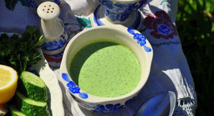 Холодный огуречный суп «Таратор»