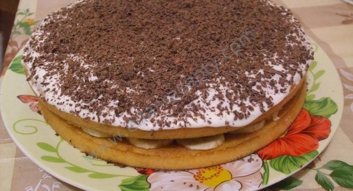 Торт из готовых бисквитных коржей с фруктами