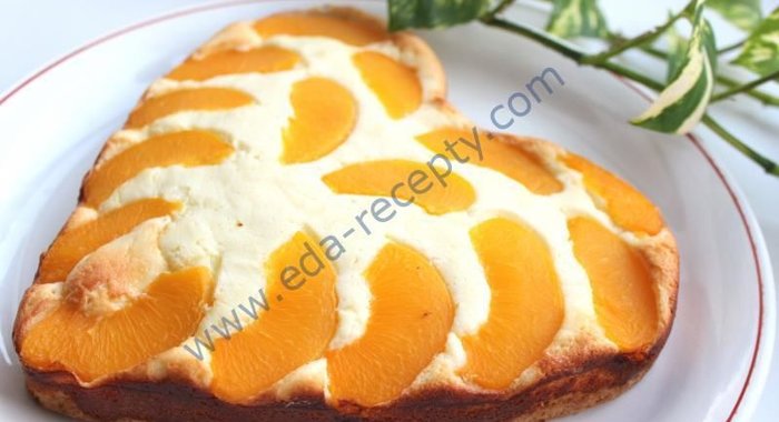 Творожный пирог с персиками