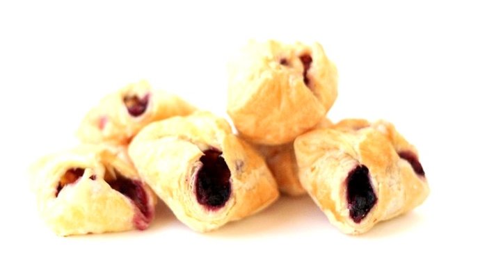 Слойки с черникой