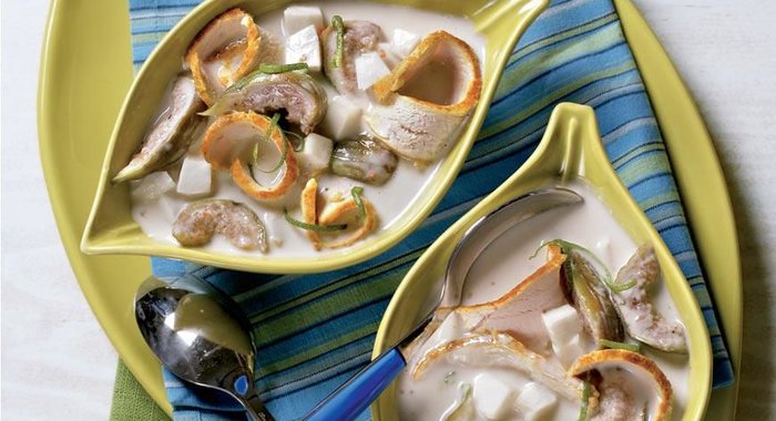 Кокосовый суп с инжиром и курицей