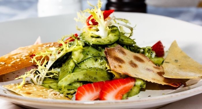 Салат с мятной заправкой