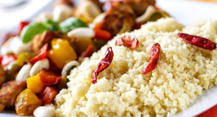 Кускус с оливками и красным перцем