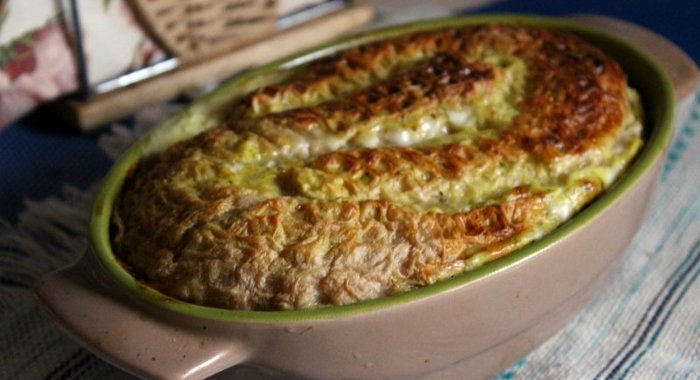 Заливной пирог из вафельных коржей с мясным фаршем