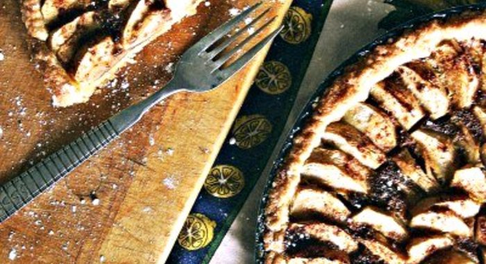 Яблочный тарт с корицей