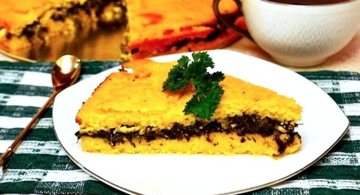 Кукурузный пирог со шпинатом