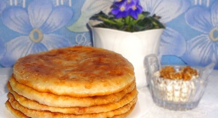 Постные лепёшки с фасолью и грецкими орехами