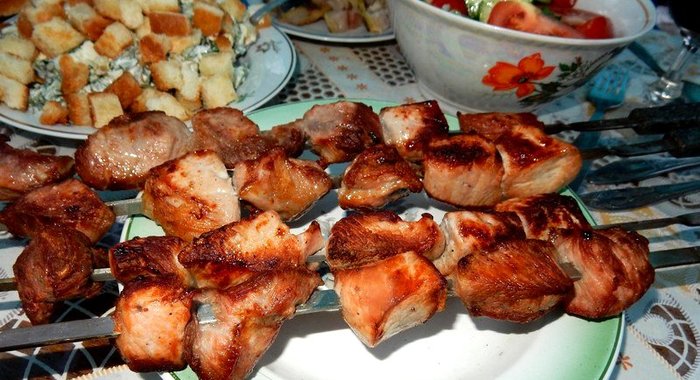 Свиной шашлык с ароматом мяты