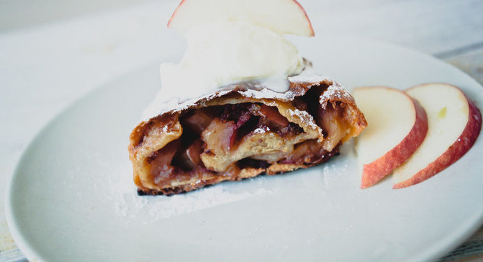 Яблочный штрудель: пошаговый рецепт